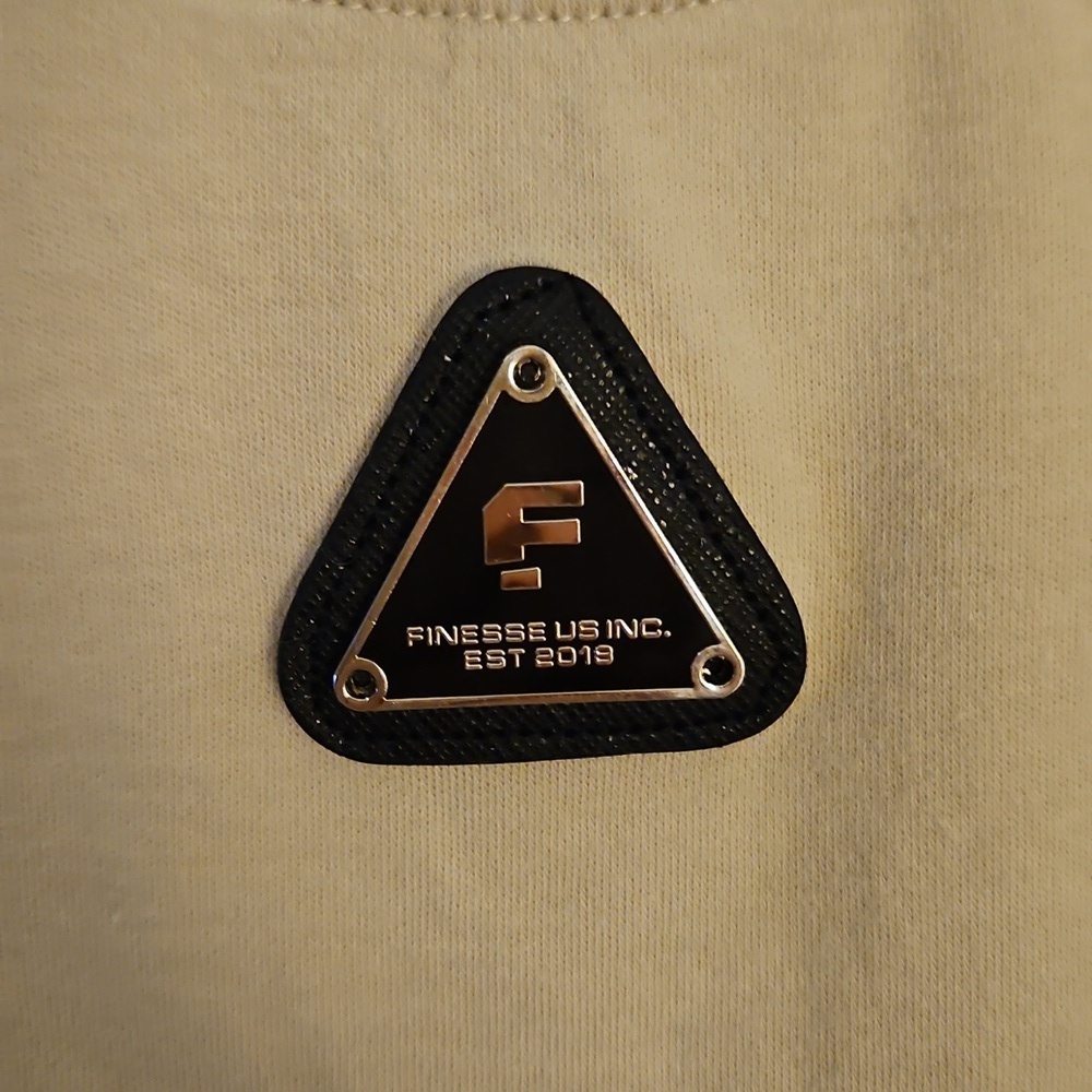 FINESSE Beige Logo Short Sleeve Crop Top - Picture 3 of 9